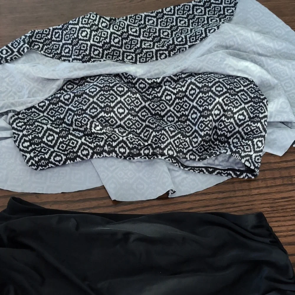 Bathing suit - Picture 3 of 6